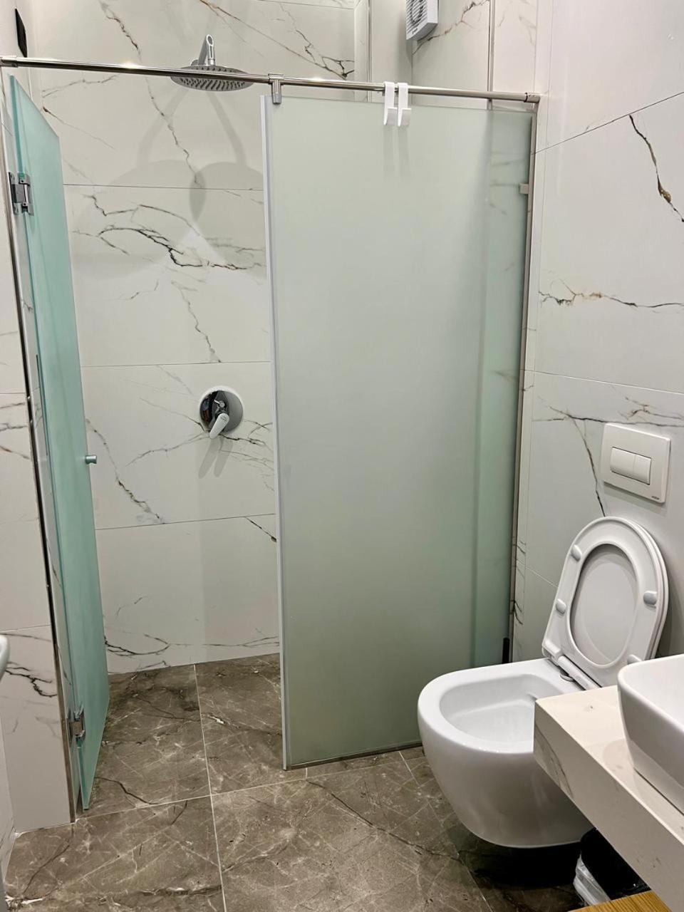 Kaan Hotel Radhima Kültér fotó